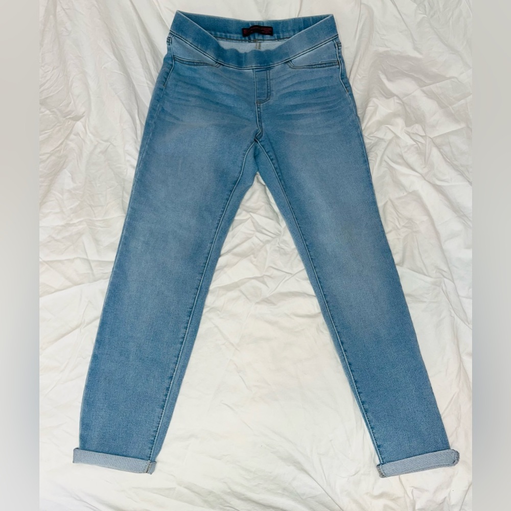 Light Wash Jeans (M 7/8)